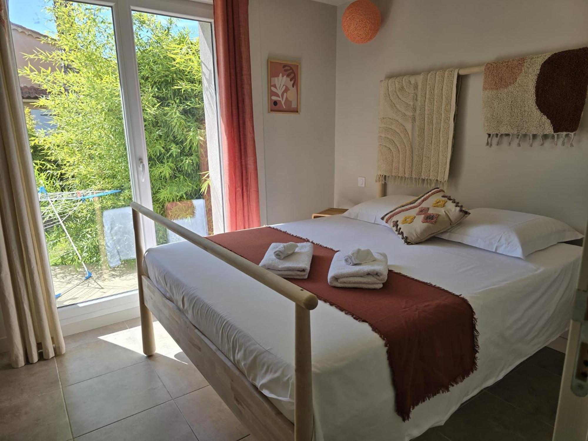 Bas De Villa - 300M Plage De La Capte - 2 Hebergements Disponibles Ιέρ Εξωτερικό φωτογραφία
