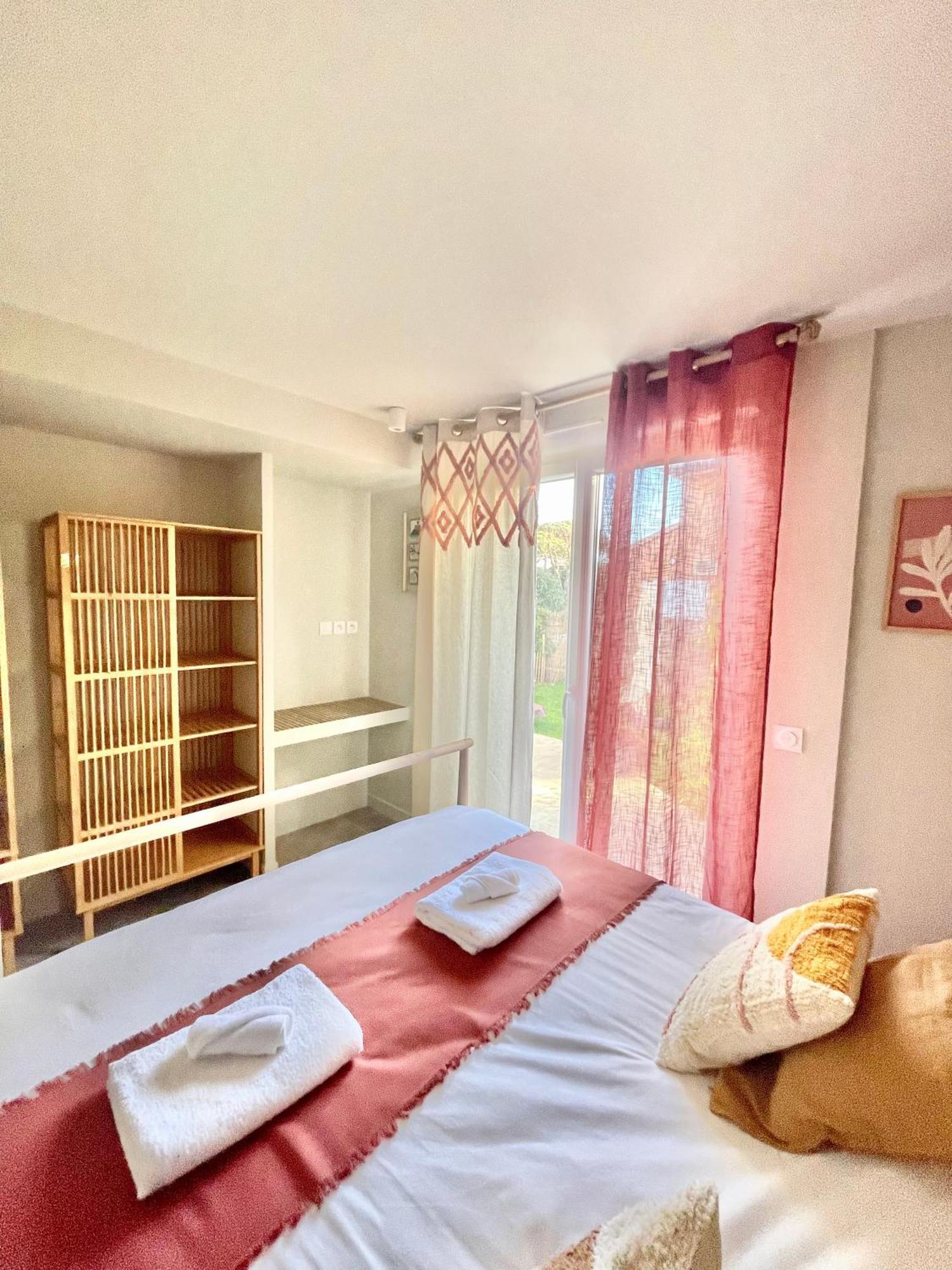 Bas De Villa - 300M Plage De La Capte - 2 Hebergements Disponibles Ιέρ Εξωτερικό φωτογραφία