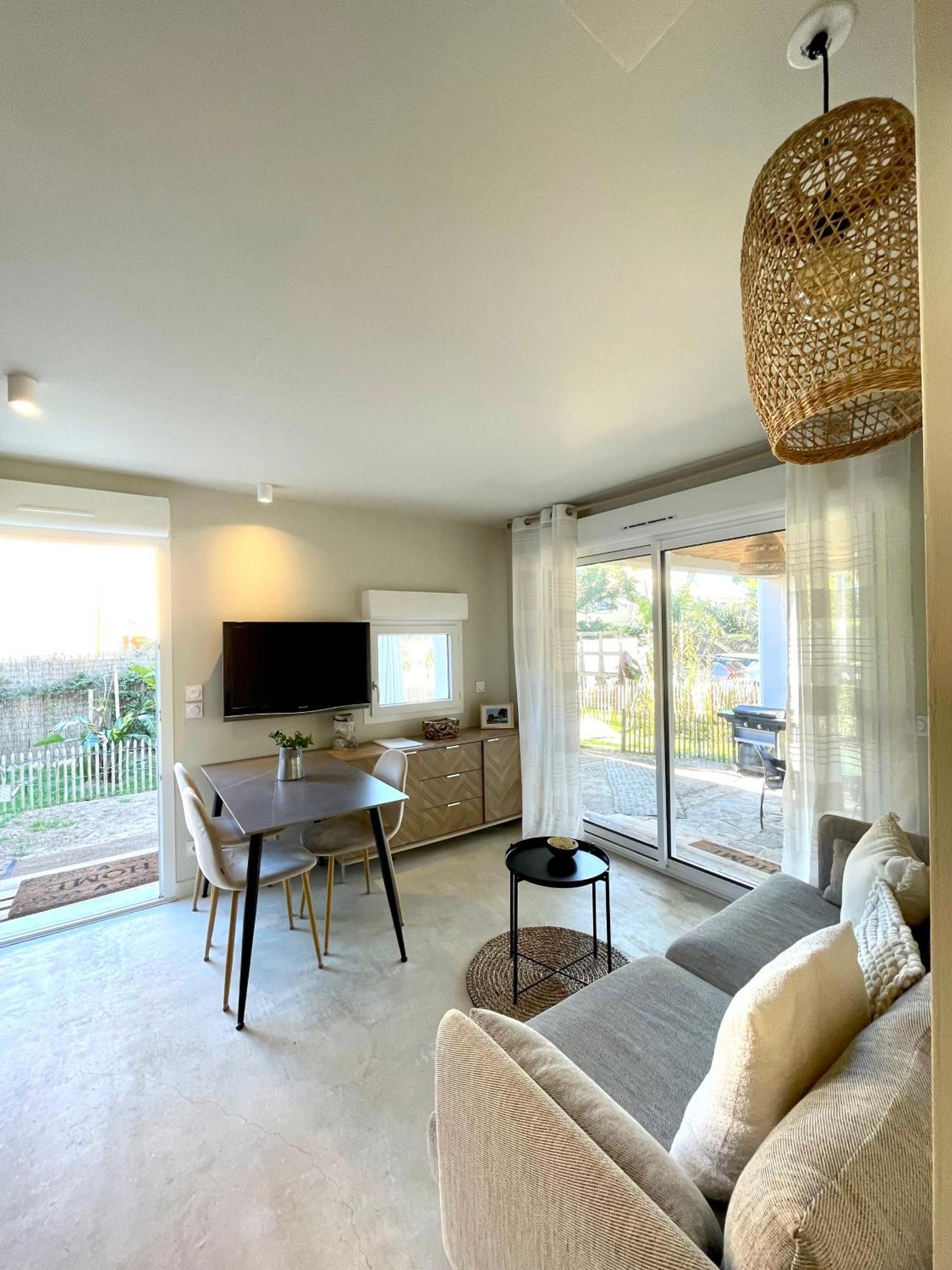 Bas De Villa - 300M Plage De La Capte - 2 Hebergements Disponibles Ιέρ Εξωτερικό φωτογραφία