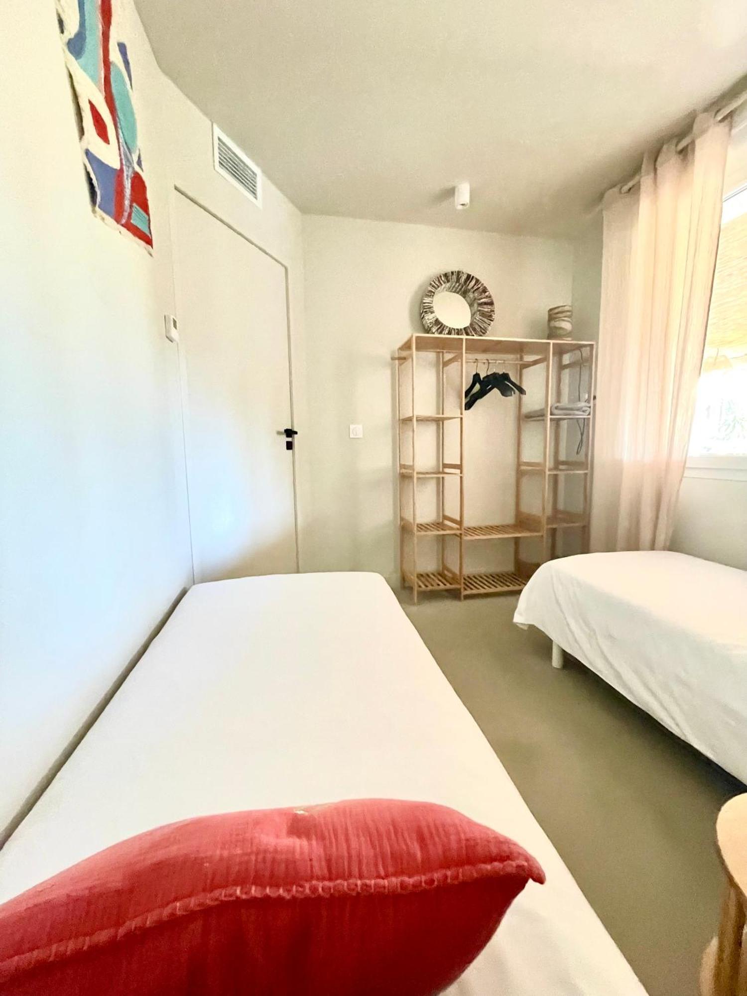 Bas De Villa - 300M Plage De La Capte - 2 Hebergements Disponibles Ιέρ Εξωτερικό φωτογραφία
